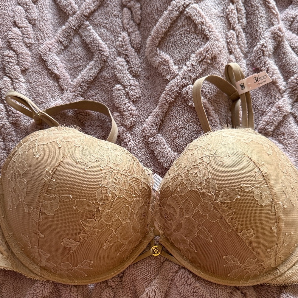 Tan lace Victoria secret 36DD very sexy push up